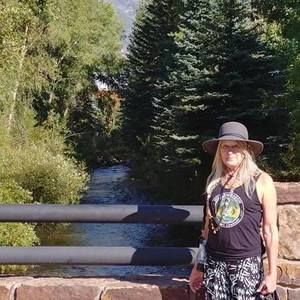 Meet your Posher, Candice